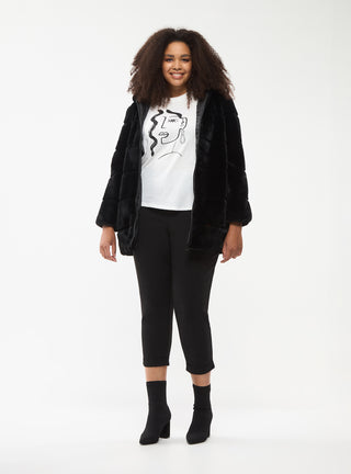 Finta pelliccia con cappuccio