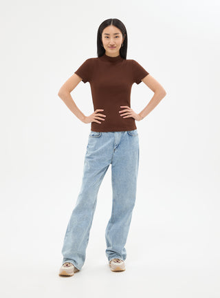 T-shirt a costina con collo lupetto