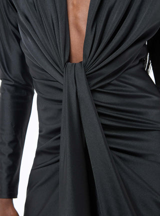 Abito con spacco e scollatura profonda