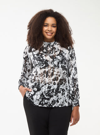 Blusa con colletto arricciato