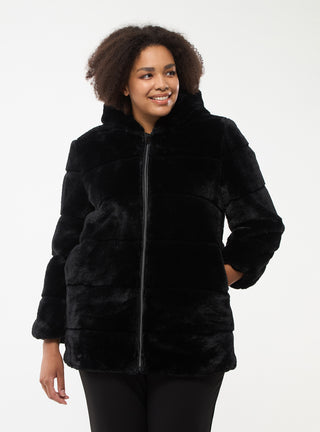 Finta pelliccia con cappuccio