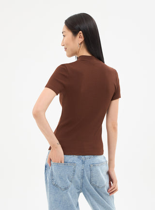 T-shirt a costina con collo lupetto