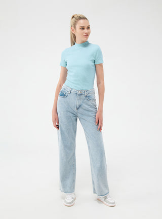 T-shirt a costina con collo lupetto