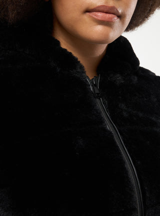 Finta pelliccia con cappuccio