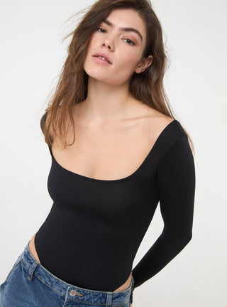 T-shirt body con ampia scollatura